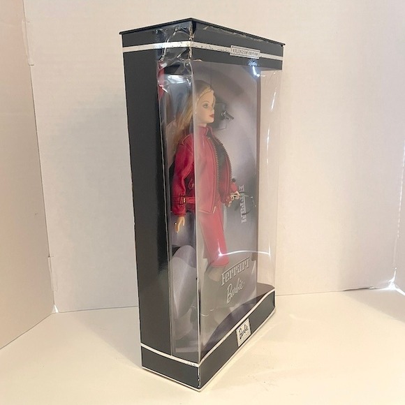 2000 Ferrari Barbie Doll Collector Edition Red Leather Suit #28534